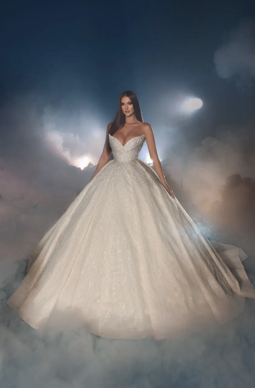 ÖZEL TAŞ İŞLEMELİ GELİNLİK