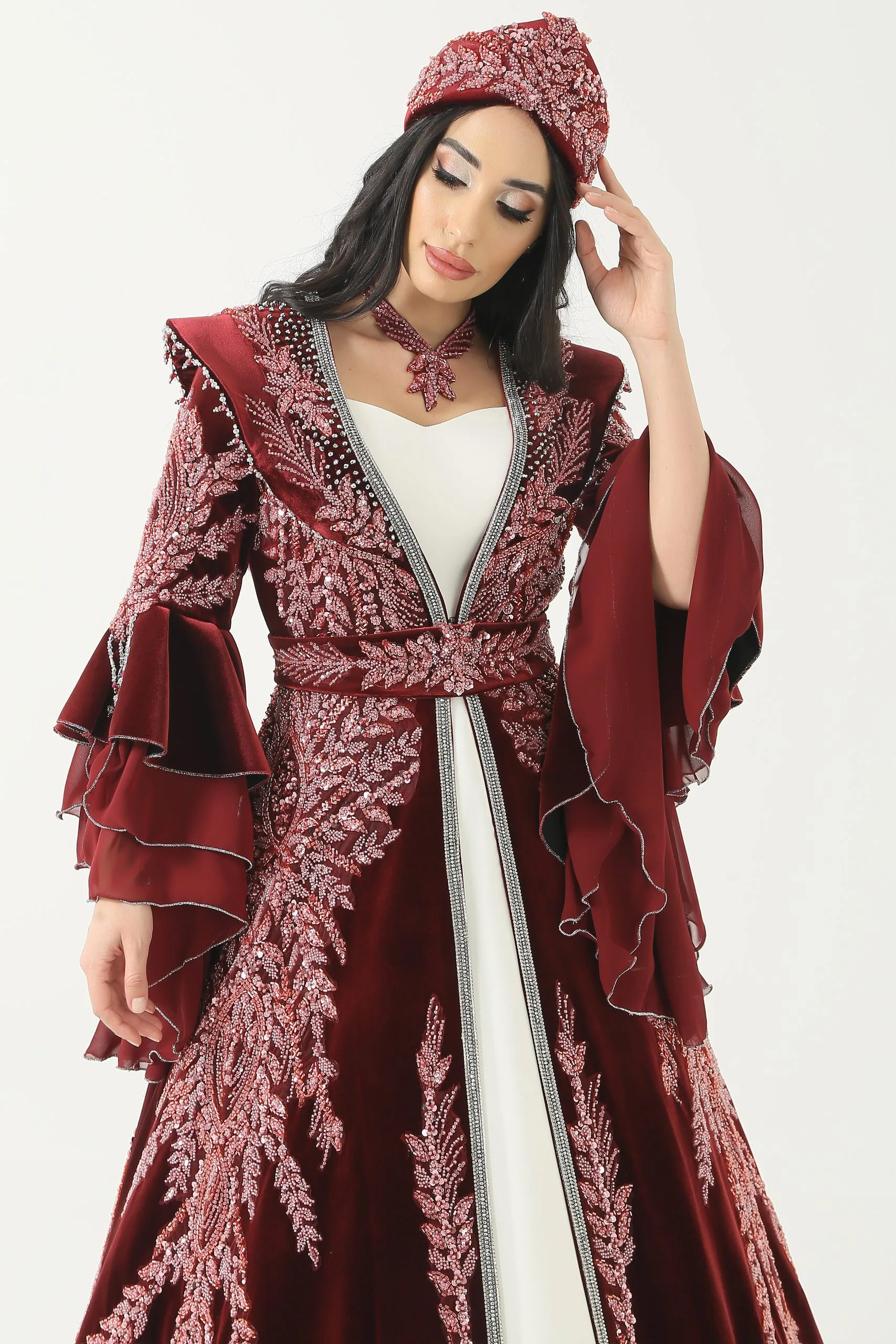 SEZON İŞLEMELİ KAFTAN BİNDALLI